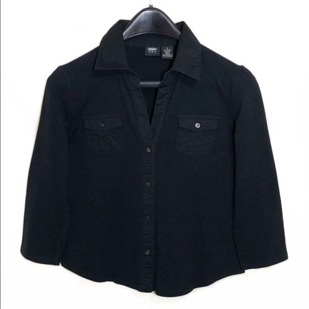 <NWOT>Black V-Neck Button Down Shirt